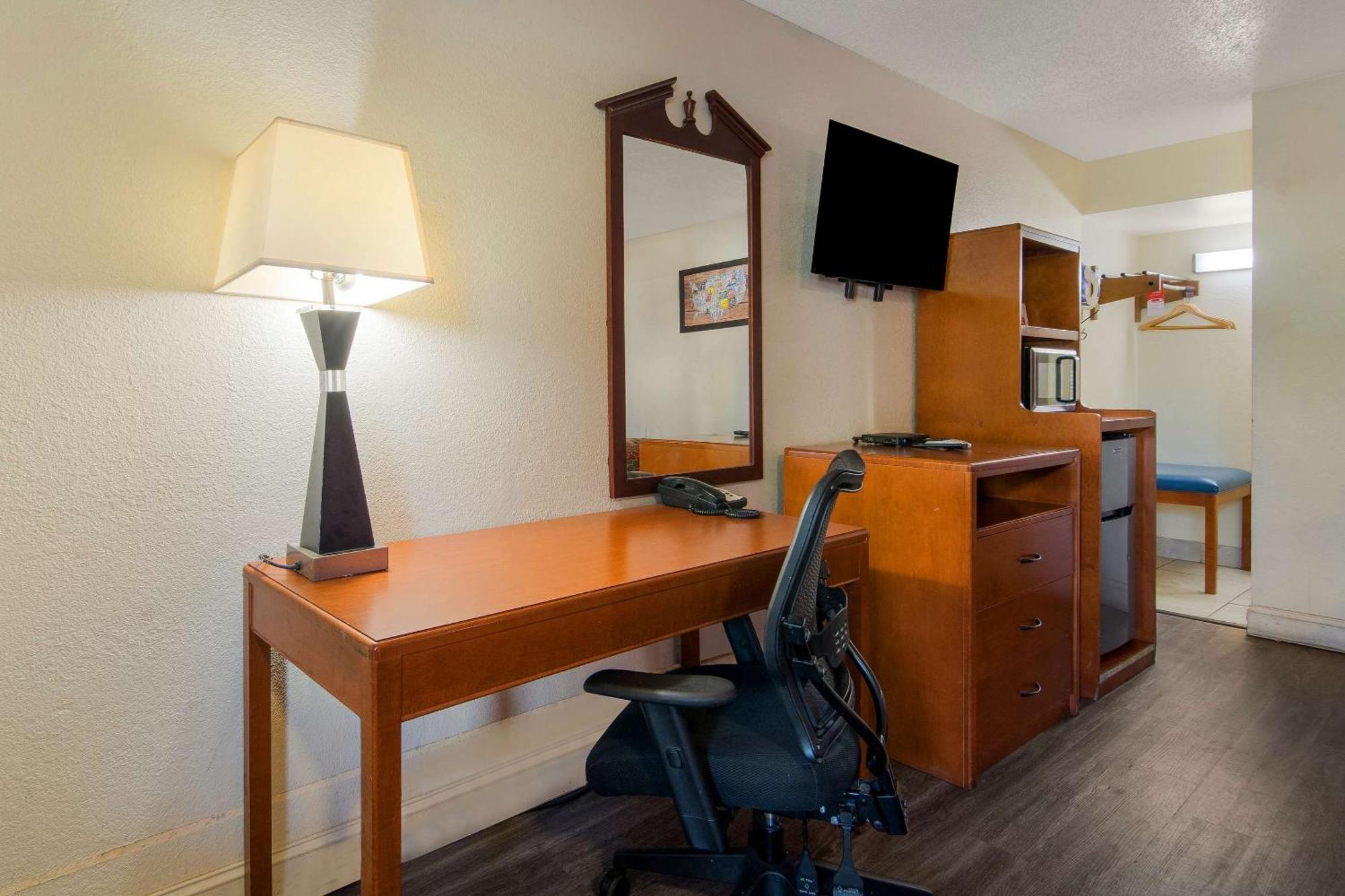 Econo Lodge Goldsboro Hwy 70 מראה חיצוני תמונה