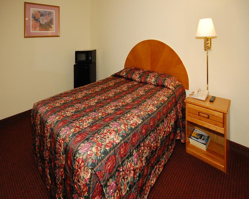 Econo Lodge Goldsboro Hwy 70 מראה חיצוני תמונה